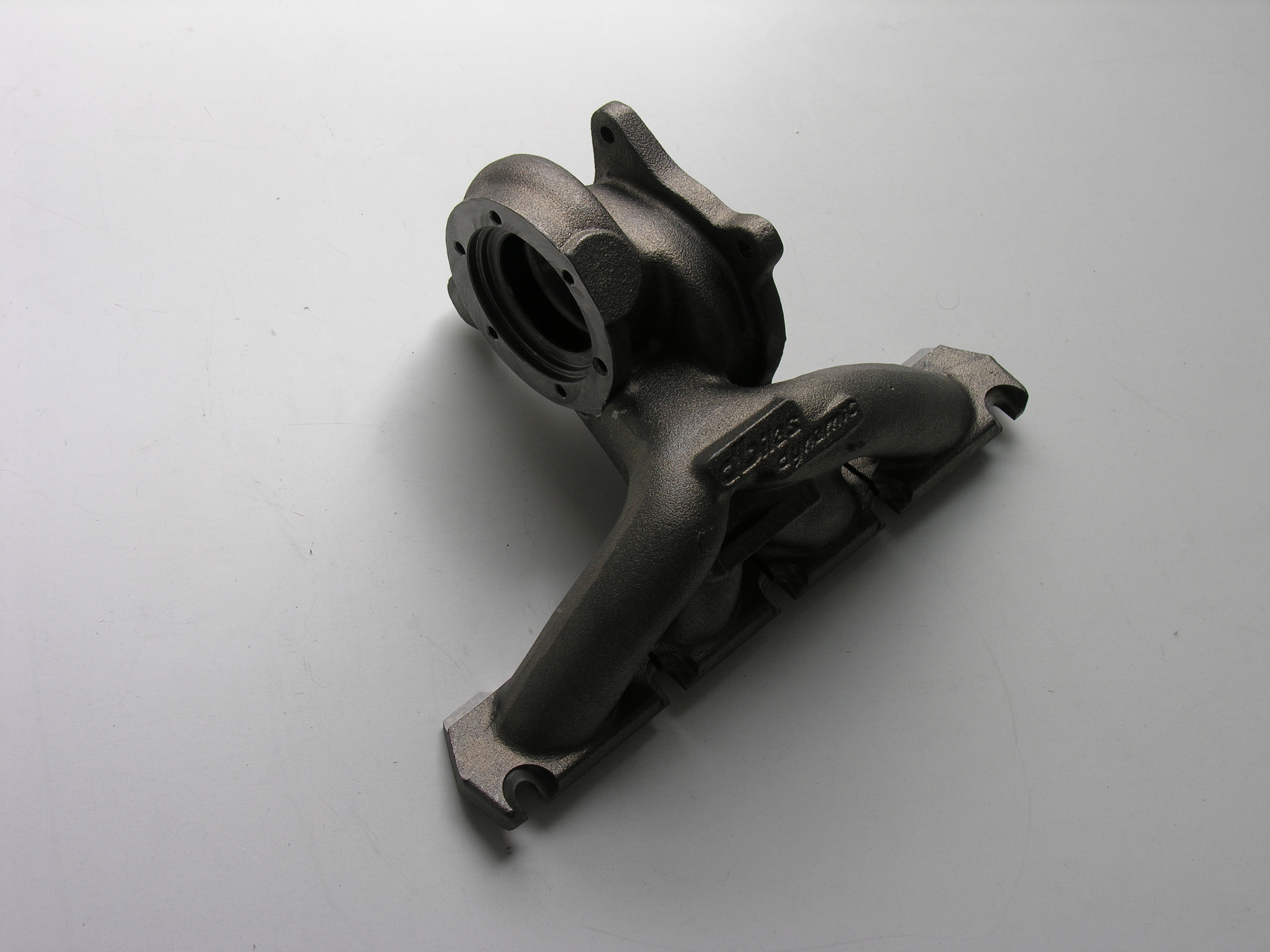 Stainless stell Turbo exhaust manifold with turbine housing  VW 2,0 TFSI group for GT28 Series ball bearing